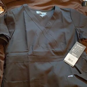 Grey’s Anatomy by Barco 3 pocket mock wrap